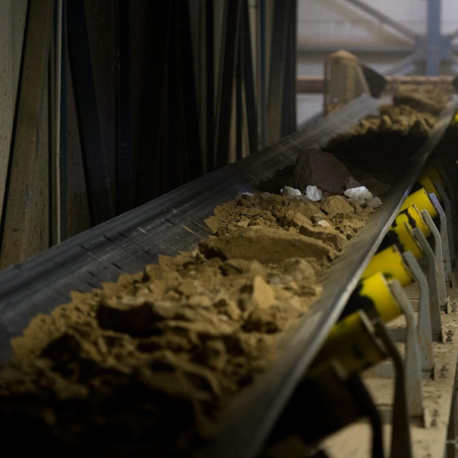 Mine conveyor system